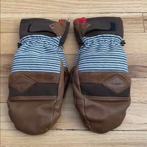 Dakine mittens